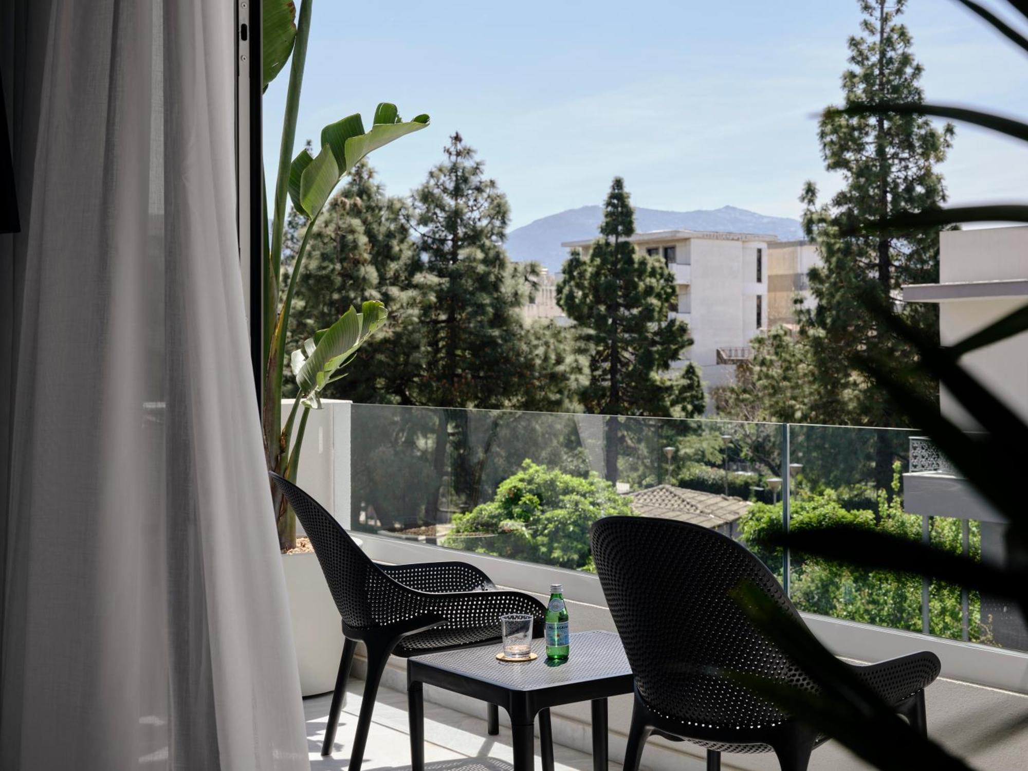 Bond Smart Living Suites 아테네 외부 사진