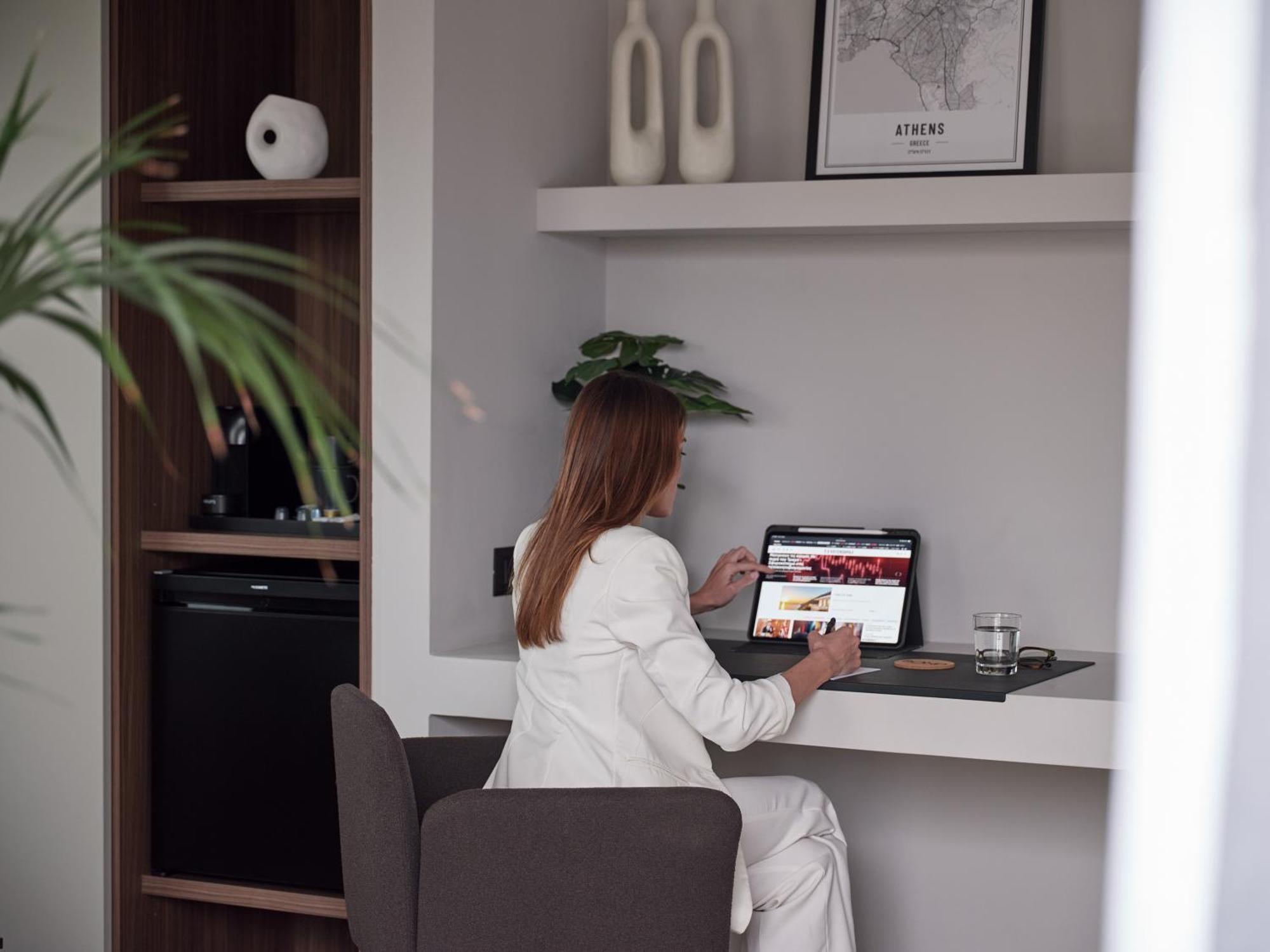 Bond Smart Living Suites 아테네 외부 사진
